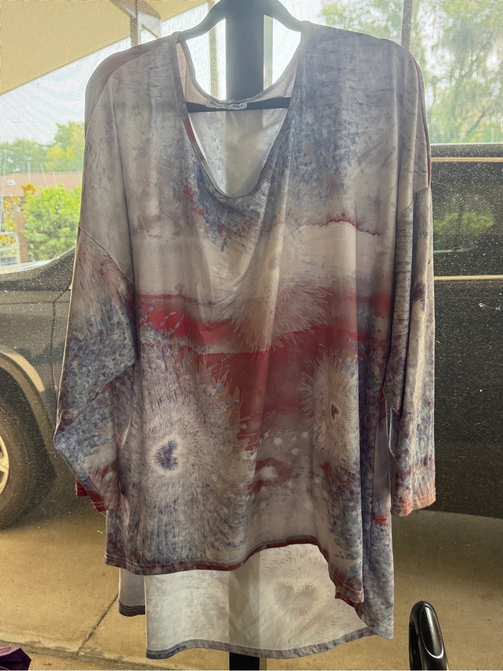 Relaxed Scoop-Neck Tunic Top in Gray and Red
